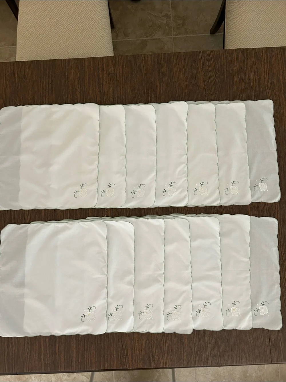 Vintage Floral Embroidered Tablecloth 98x64 AND Set of 14 Napkins White Elegant